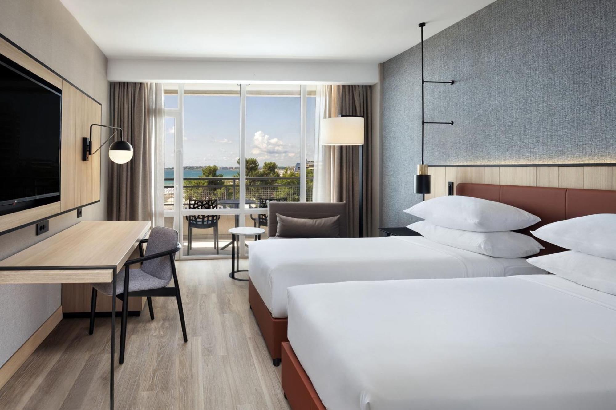 Hotel Four Points By Sheraton Sunny - Free Access