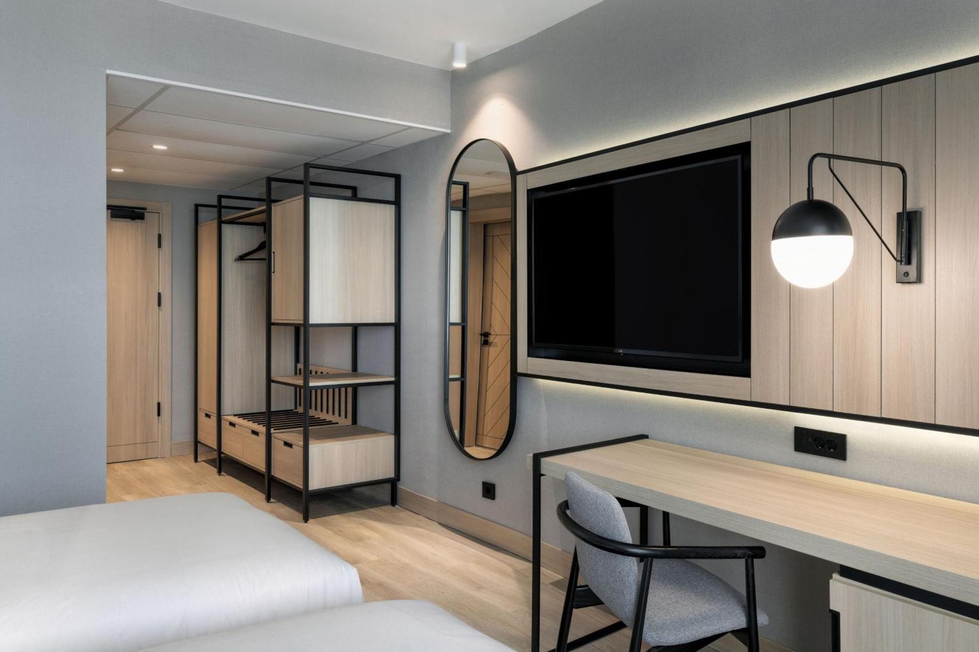 Four Points By Sheraton Sunny - Free Access Hotel