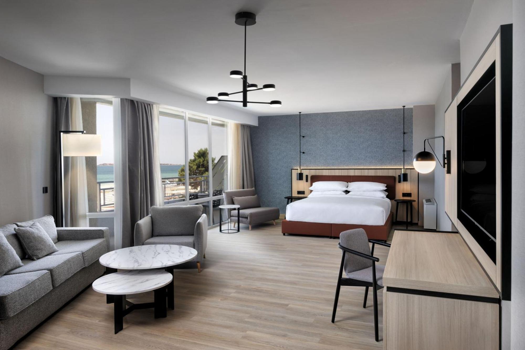 Four Points By Sheraton Sunny - Free Access Hotel
